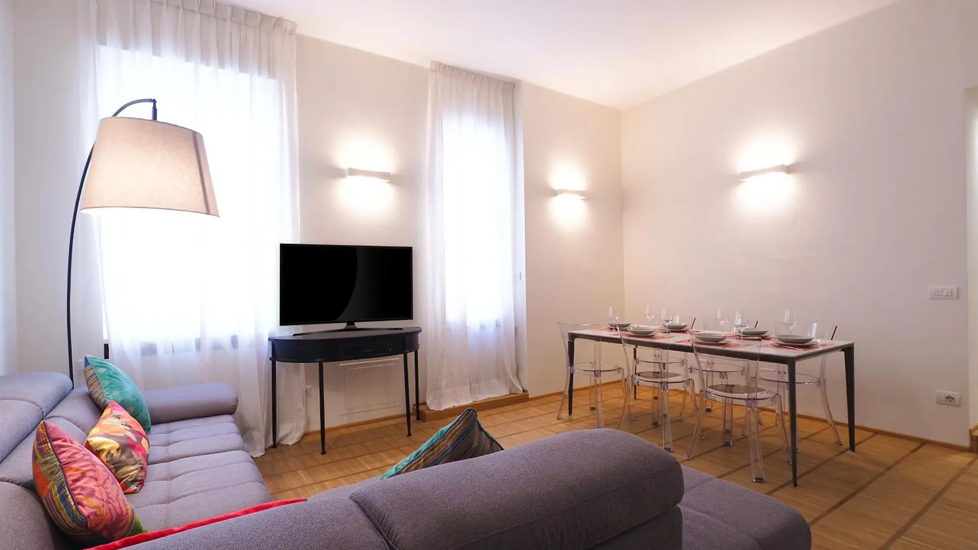 Court House Elegant Apartment Milan